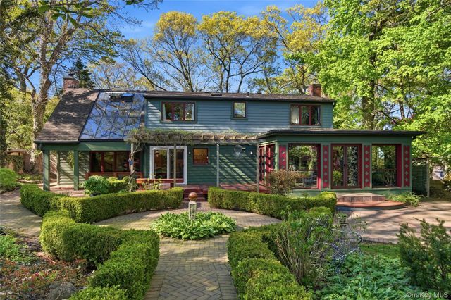 30 Semon Road, Huntington, NY 11743