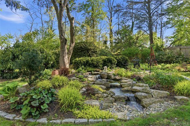 30 Semon Road, Huntington, NY 11743