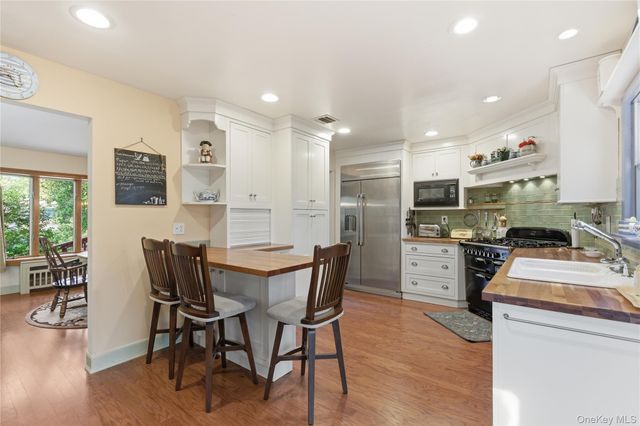 30 Semon Road, Huntington, NY 11743