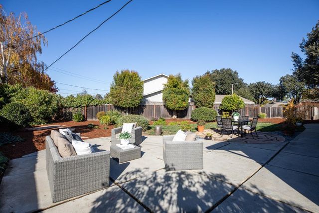 1423 Kyle Court, Sunnyvale, CA 94087