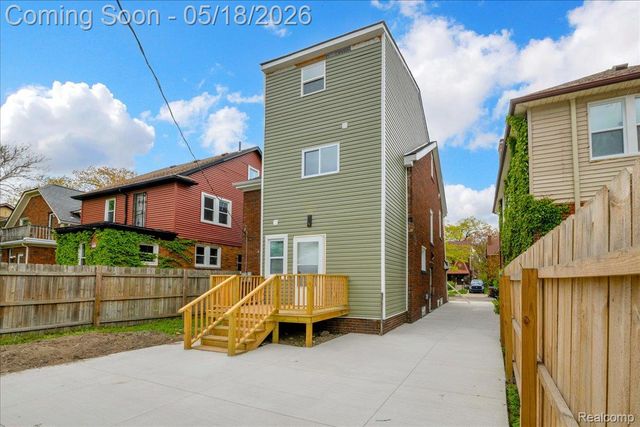 16515 Ohio Street, Detroit, MI 48221