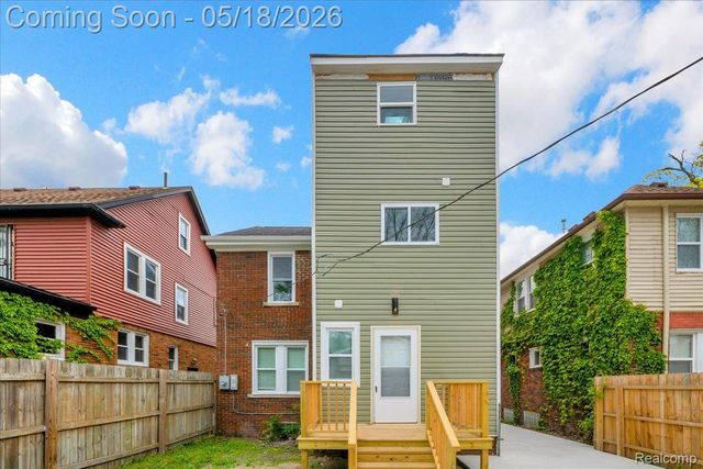 16515 Ohio Street, Detroit, MI 48221