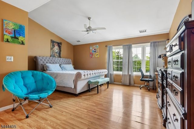 3 Letts Ct, Sayreville Boro, NJ 08872