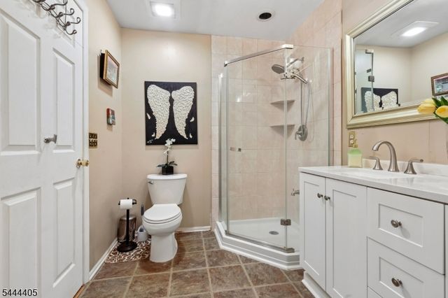 3 Letts Ct, Sayreville Boro, NJ 08872