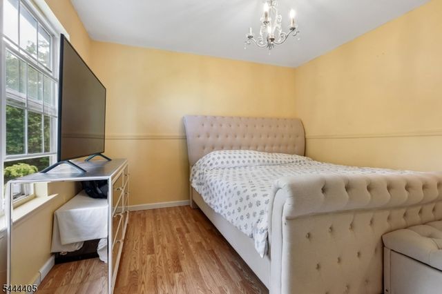 3 Letts Ct, Sayreville Boro, NJ 08872