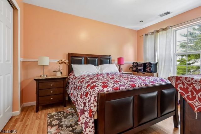 3 Letts Ct, Sayreville Boro, NJ 08872