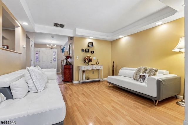 3 Letts Ct, Sayreville Boro, NJ 08872