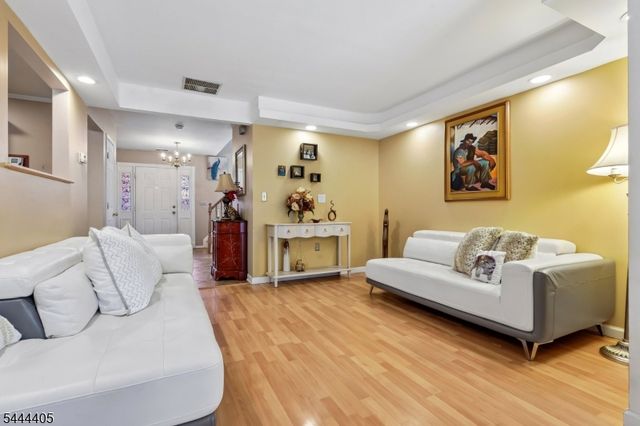 3 Letts Ct, Sayreville Boro, NJ 08872