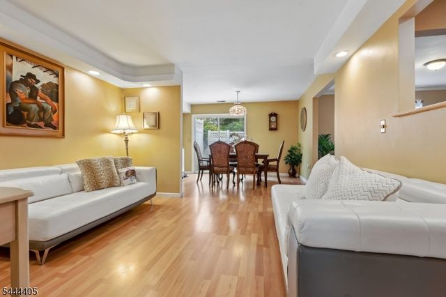 3 Letts Ct, Sayreville Boro, NJ 08872