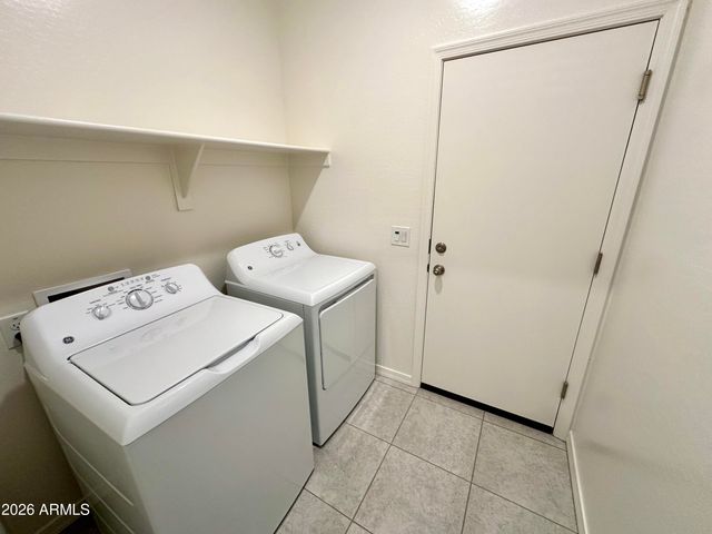 4024 E Haley Drive, San Tan Valley, AZ 85143