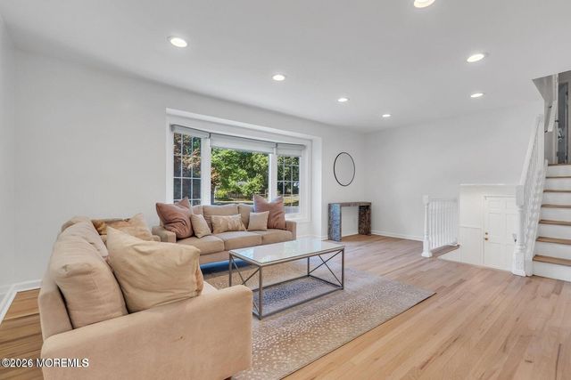 2 Roslyn Drive, Oakhurst, NJ 07755