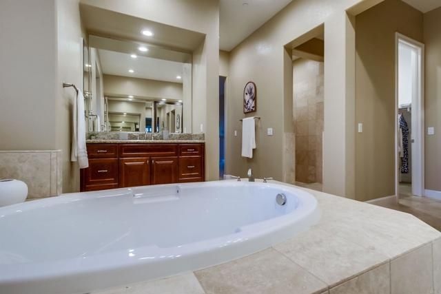 545 Quail Pointe Ln, Encinitas, CA 92024