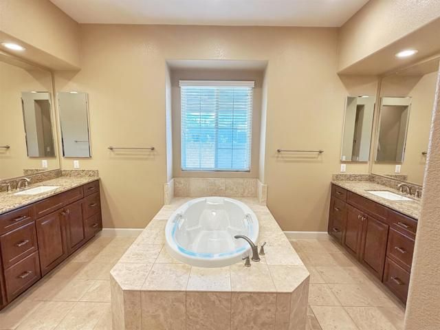 545 Quail Pointe Ln, Encinitas, CA 92024