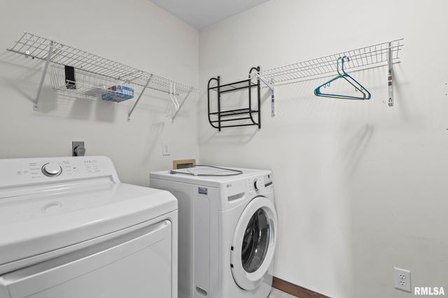 1621 Briarcreek Lane, Springfield, IL 62711