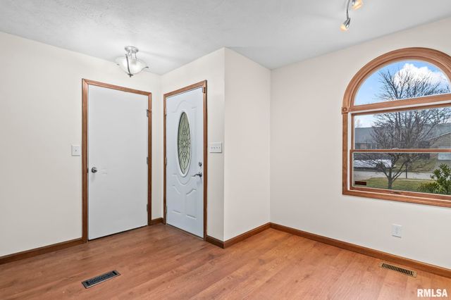 1621 Briarcreek Lane, Springfield, IL 62711