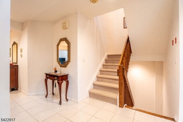 16 Cable Ct, Montville Twp., NJ 07045