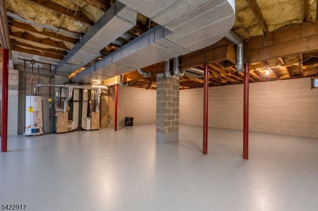 16 Cable Ct, Montville Twp., NJ 07045