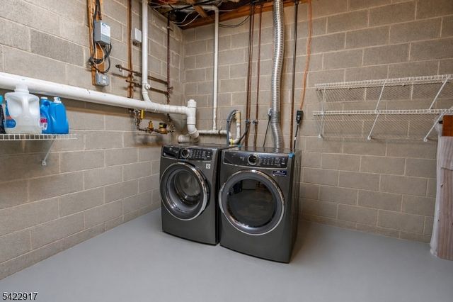 16 Cable Ct, Montville Twp., NJ 07045