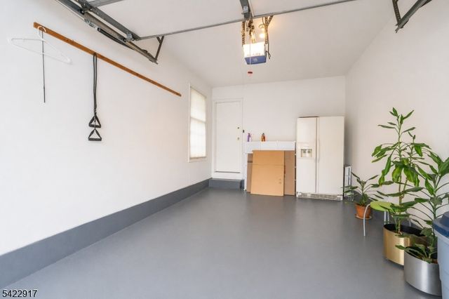 16 Cable Ct, Montville Twp., NJ 07045