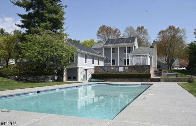 16 Cable Ct, Montville Twp., NJ 07045