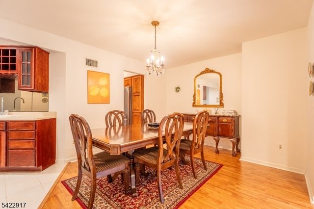 16 Cable Ct, Montville Twp., NJ 07045