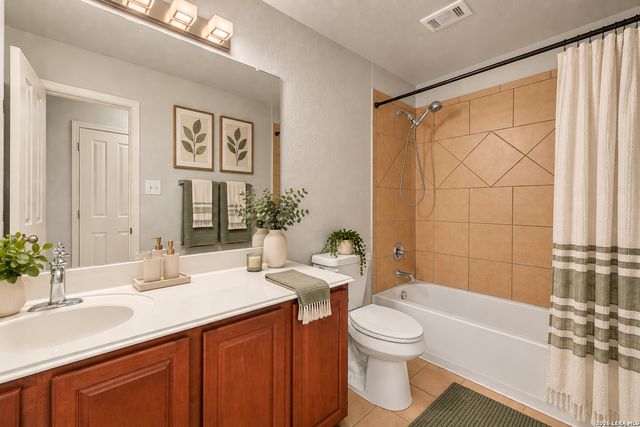 1803 Viljandi Moon, San Antonio, TX 78251
