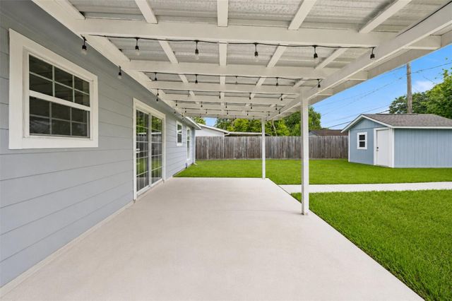 1306 Camden Road Street, Pasadena, TX 77502