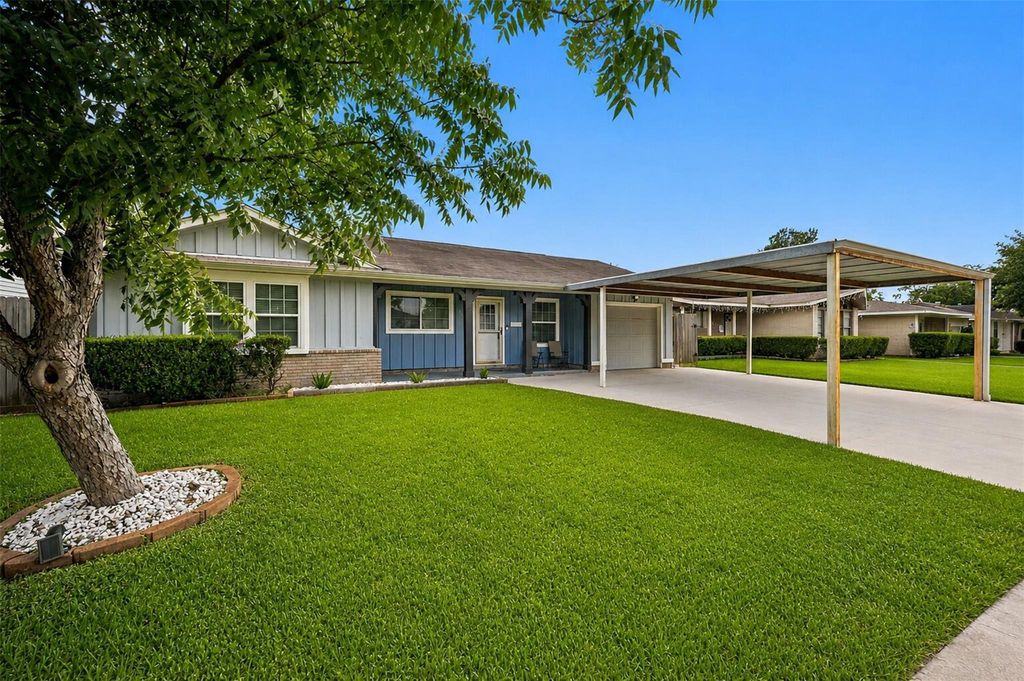 1306 Camden Road Street, Pasadena, TX 77502