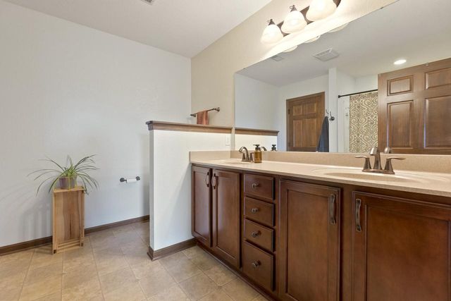 2107 Willow Pond WAY, Grafton, WI 53024