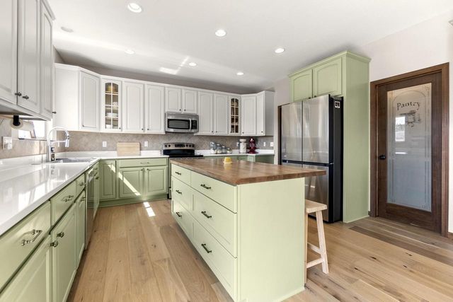 2107 Willow Pond WAY, Grafton, WI 53024
