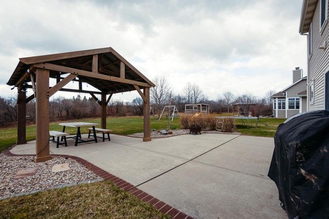 2107 Willow Pond WAY, Grafton, WI 53024