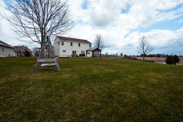 2107 Willow Pond WAY, Grafton, WI 53024