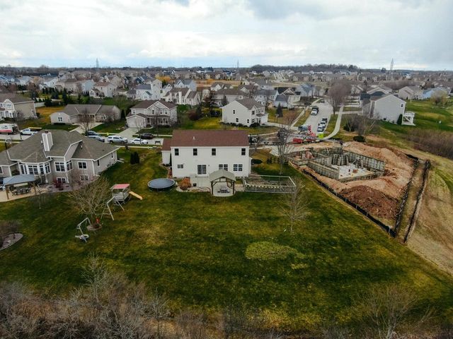 2107 Willow Pond WAY, Grafton, WI 53024