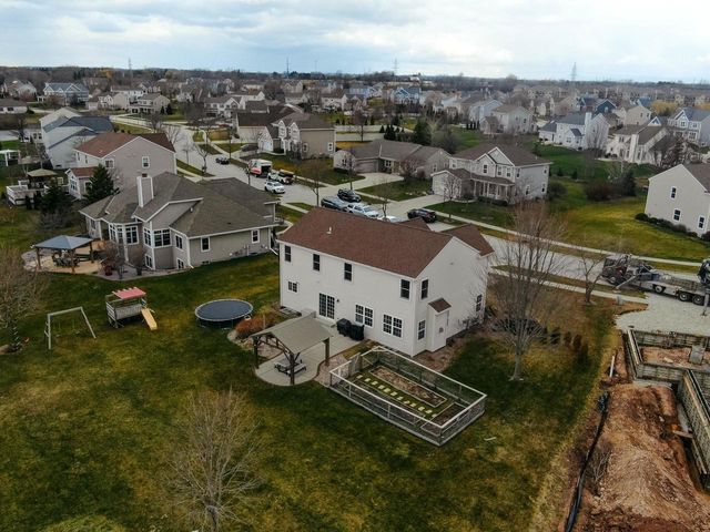 2107 Willow Pond WAY, Grafton, WI 53024