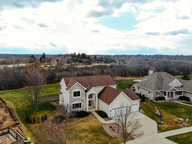2107 Willow Pond WAY, Grafton, WI 53024