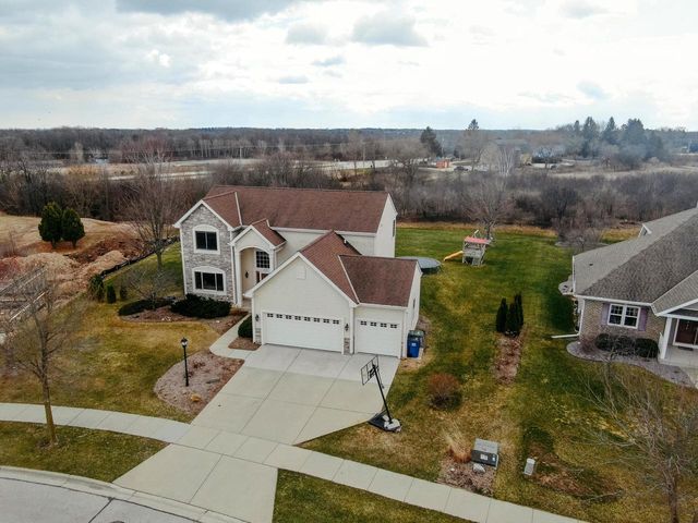 2107 Willow Pond WAY, Grafton, WI 53024