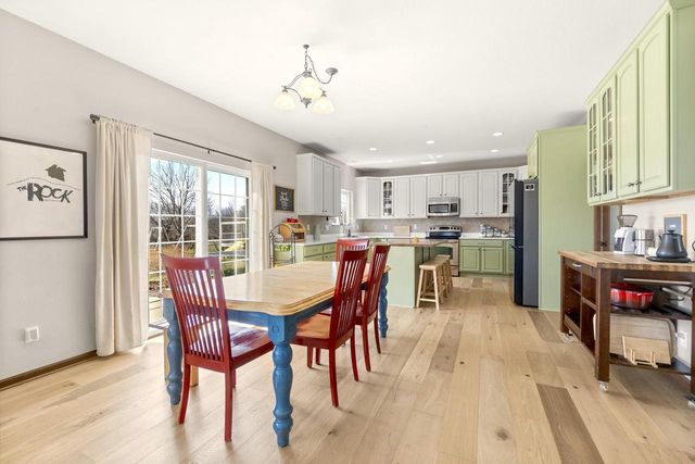 2107 Willow Pond WAY, Grafton, WI 53024