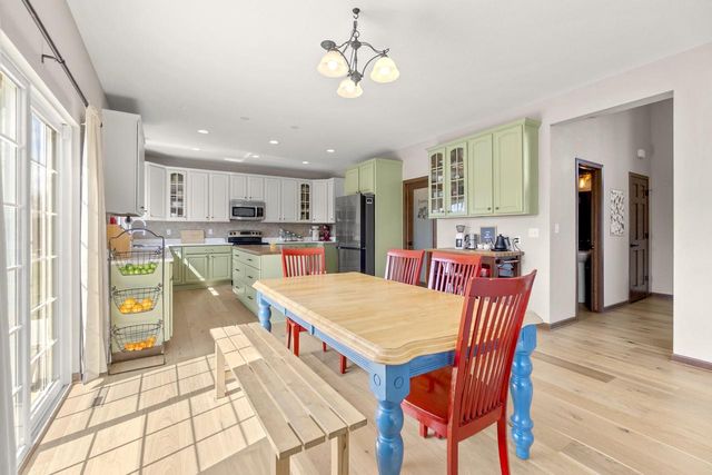 2107 Willow Pond WAY, Grafton, WI 53024