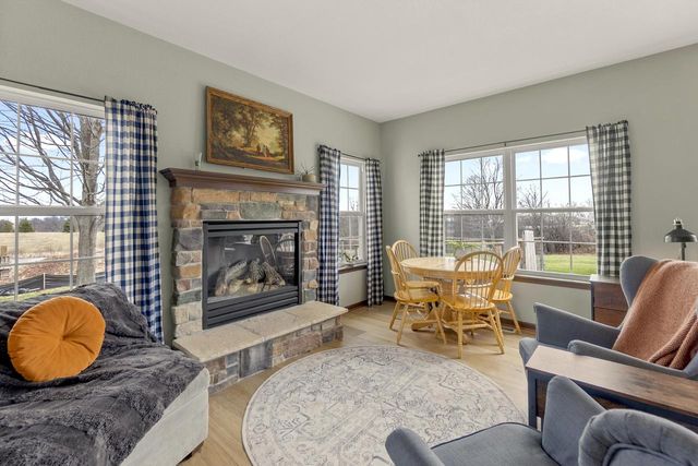 2107 Willow Pond WAY, Grafton, WI 53024