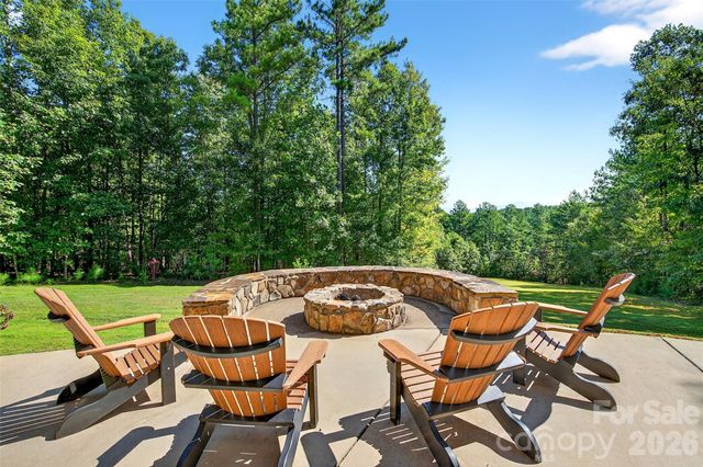 61 Majestic Path, Nebo, NC 28761