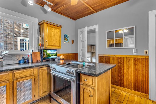 218 4th Street, Jackson, MI 49201