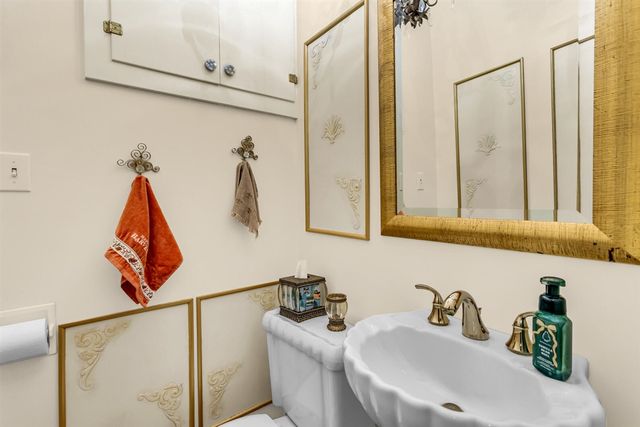 218 4th Street, Jackson, MI 49201