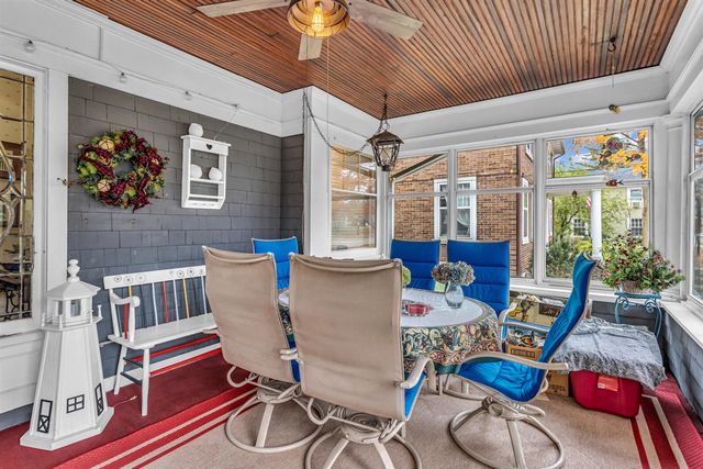 218 4th Street, Jackson, MI 49201