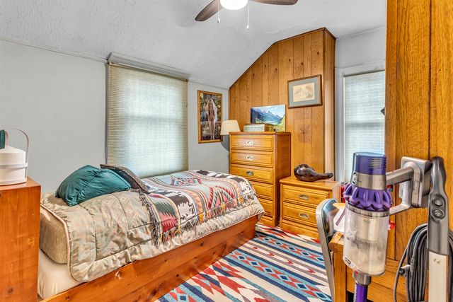 218 4th Street, Jackson, MI 49201