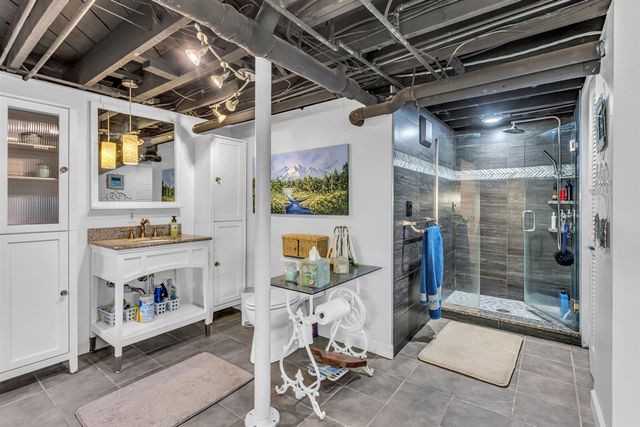 218 4th Street, Jackson, MI 49201