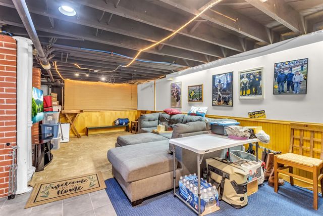 218 4th Street, Jackson, MI 49201