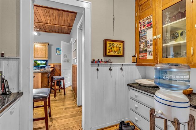 218 4th Street, Jackson, MI 49201