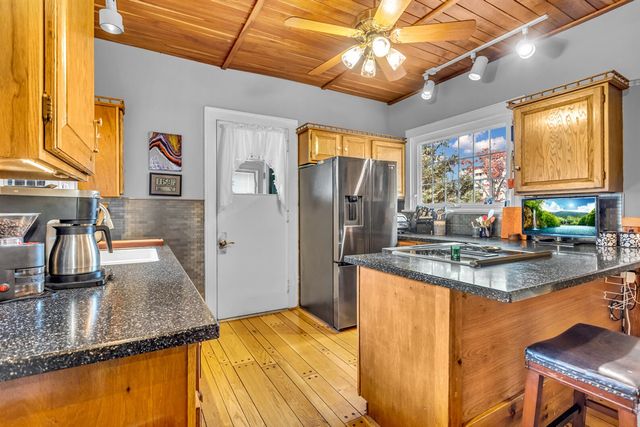 218 4th Street, Jackson, MI 49201