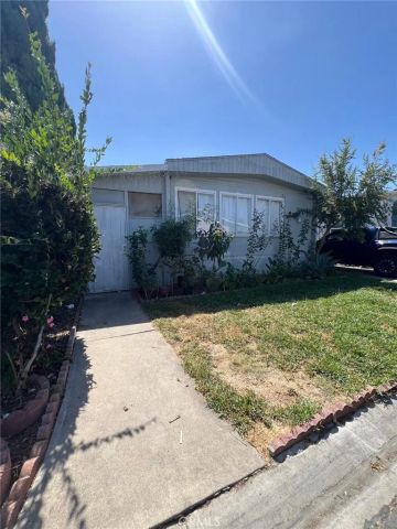 8200 Bolsa 42, Midway City, CA 92655