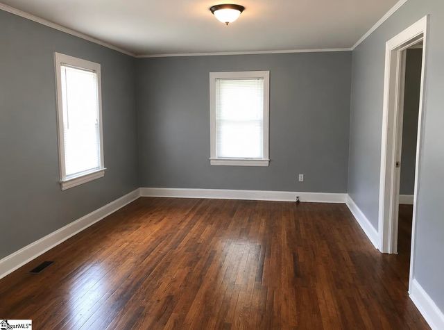 8 Pacific Avenue, Greenville, SC 29605